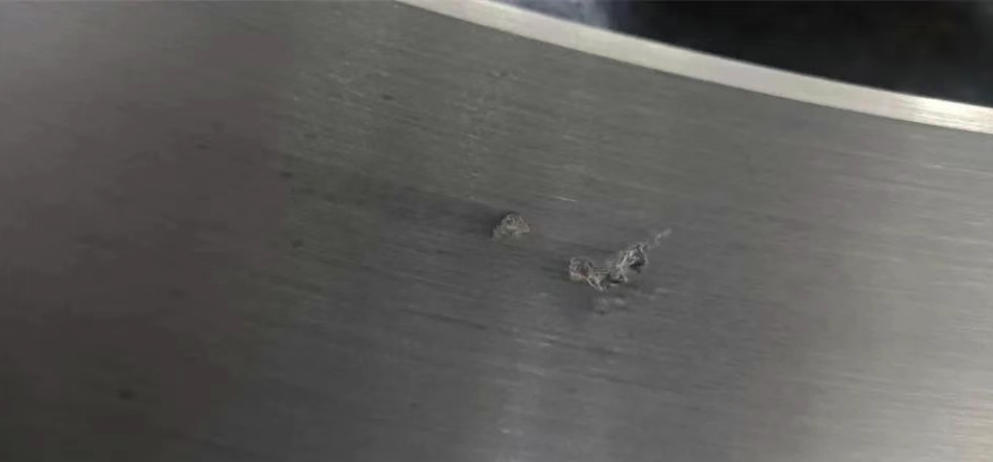 Kjennetegn og forebyggende målinger av poreutfelling i grått støpejern